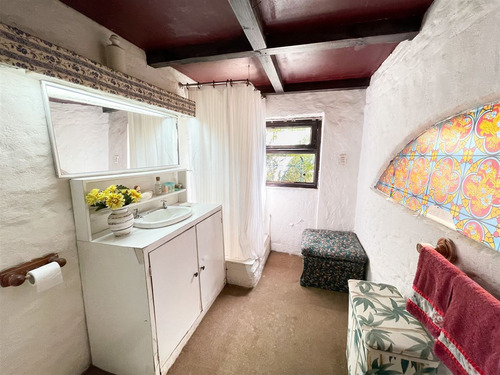 Casa En Venta De 4 Dorm. En Lo Barnechea