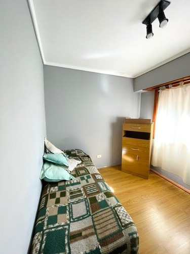 Venta Vivienda Multifamiliar De 6 Amb.c/ Local,parque Y Quincho. Barrio Chauvin. Sobre Lote Propio.