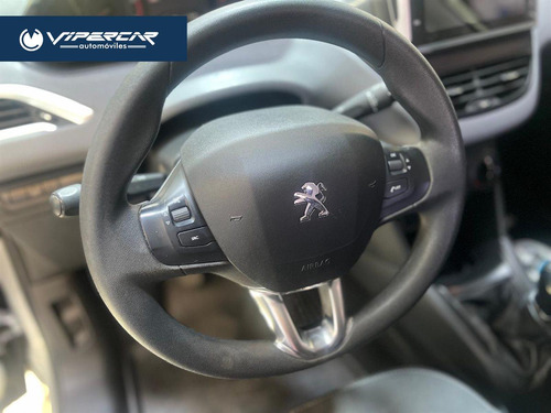 Peugeot 208 allure 1.6 manual
