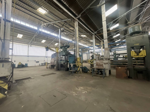 Imagen 8 de 24 de Johanna Castillo Vende 04145951217 Galpon En Zona Industrial