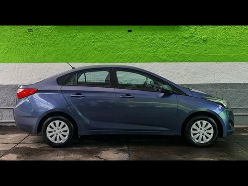 Imagem 4 de 8 de Hyundai Hb20s 1.6 Comfort Plus 16v 2015