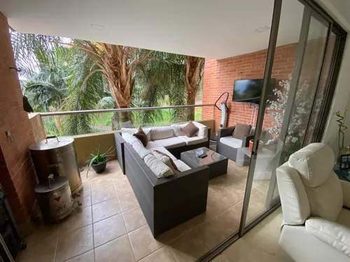 Apartamento En Venta En El Poblado, La Calera. Cod V12467