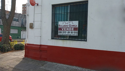Imagen 2 de 12 de Casa En Venta De 3 Dormitorios C/ Cochera En Reducto