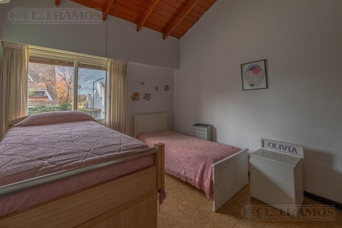 Lj Ramos | Vende | Casa En Campo Chico, Pilar | Luminosa Y Amplia C/ Pileta |