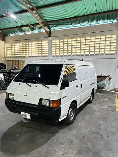 Mitsubishi Panel L300