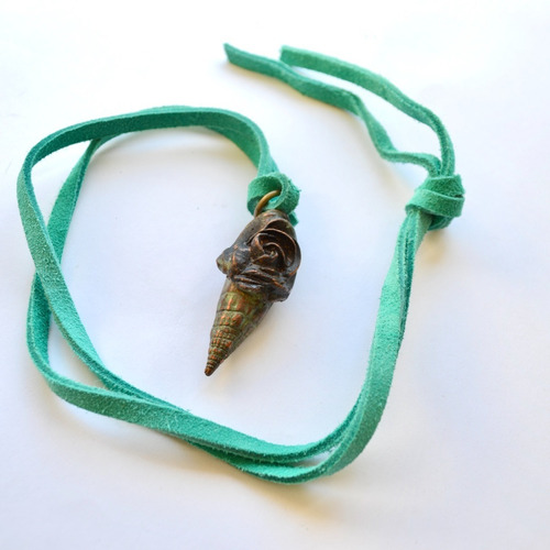 Imagen 4 de 10 de Collar De Caracol De Mar Con Cuero, Joyeria Natural, Cod1