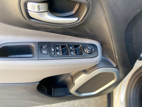 Jeep Renegade 1.8 Flex Aut. 5p 6 marchas