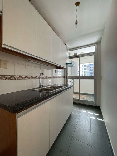 Apartamento En Alquiler, 2 Dormitorios, 2 Garages, Buceo