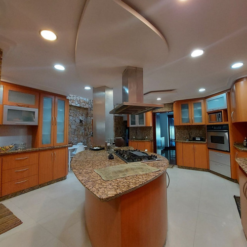 Imagen 11 de 30 de Venta De Casa En Prados Del Este 8h/ 9b/ 5p