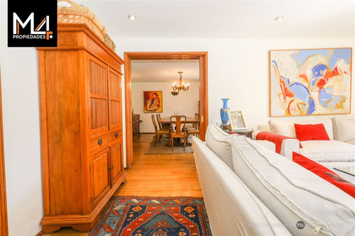 Casa En Venta De 5 Dorm. En Las Condes
