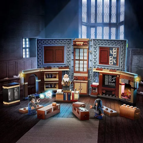 LEGO HARRY POTTER MOMENTO HOGWARTS: AULA DE ENCANTAMENTOS 76385