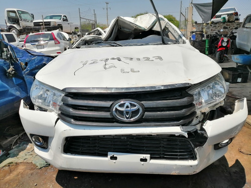 Imagen 2 de 12 de Desarmo Toyota Hilux Diésel 4x4 Año 2018 Estándar Por Partes