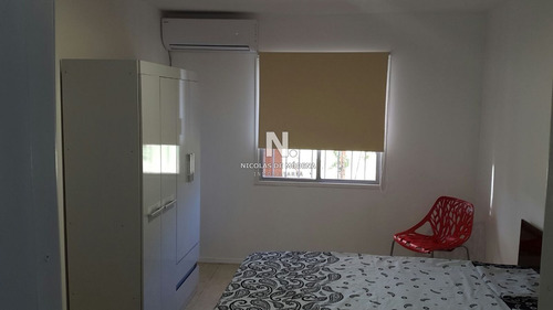 Casa En Venta De 3 Dormitorios.- Ref: 4098