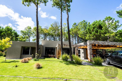 Imagen 2 de 28 de Casa En Venta - 5 Ambientes - Pinamar Norte