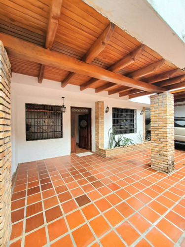 Rdcasa En Alquiler !!! Conj. Resd Terrazas De Paramillo C
