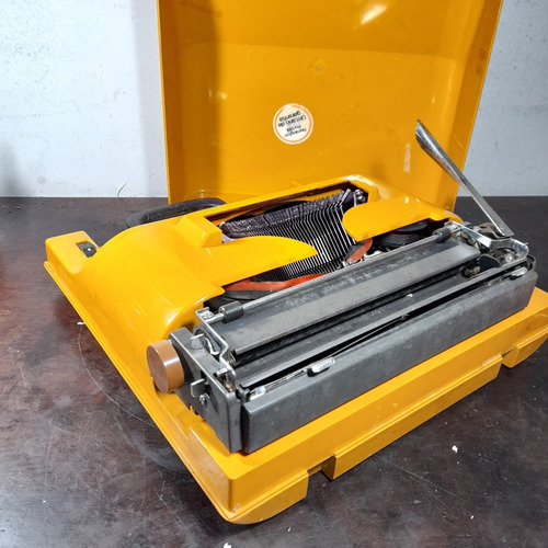 Imagem 4 de 10 de Máquina De Escrever Remington 12 P/conserto Peças Decoração