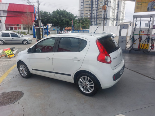 Fiat Palio 1.6 16v Essence Flex 5p