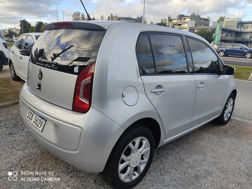 Volkswagen Up! 2016 1.0 High Up! 75cv