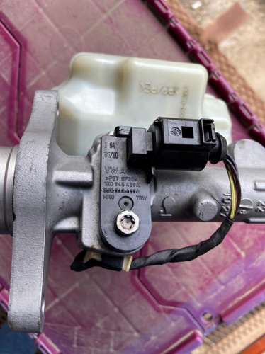Cilindro Maestro De Frenos Vw Gti Mk6 # 1k0 945 459 A (oem) (Usado)