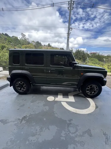Suzuki Jimny 5P GLX AT