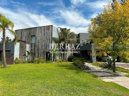 Casa En Venta En Barrio Cabos Del Lago Nordelta Tigre Lote De 1200 M2