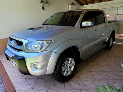 Toyota Hilux 3.0 Cd Srv Cuero I 171cv 4x2