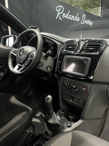 Renault Logan 1.6 Privilege / Intens