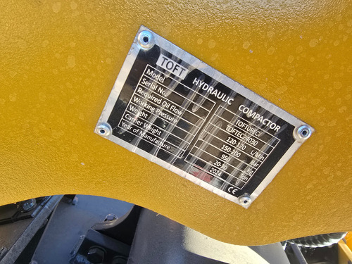 Compactador Tipo Placa Vibratoria Para Excavadora 320 O Simi