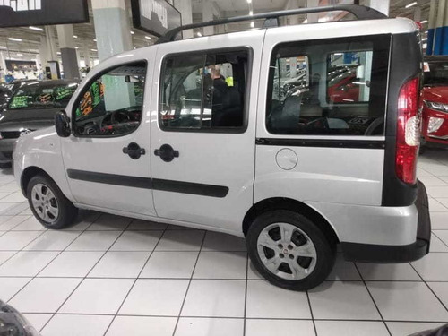 Imagem 4 de 8 de Fiat Doblo Essence 7l E