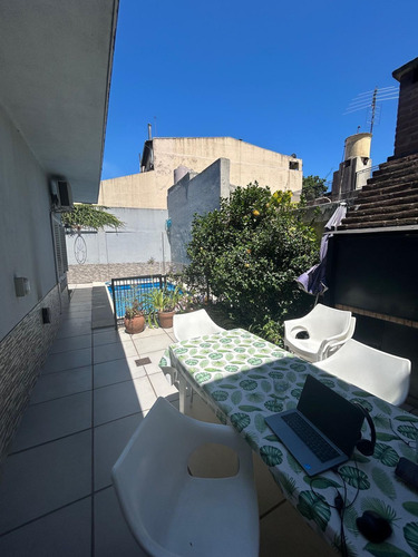 Florida: Encantadora Casa Antigua Refaccionada A Nuevo, En Calle Arbolada