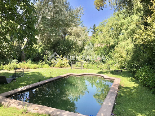 Casa Gran Paisajismo En Venta 4d-4b En Lo Barnechea