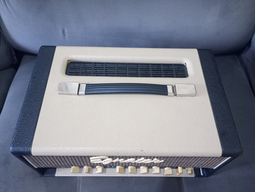 Amplificador Head Valvulado Egnater Rebel 30 Foot Bege (Usado)