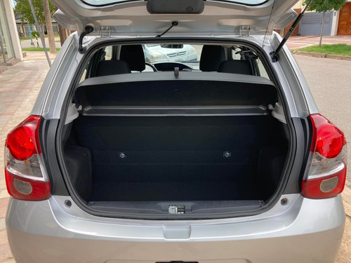 Imagen 7 de 15 de Toyota Etios 1.5 5 Ptas Xls Manual 0km My2023