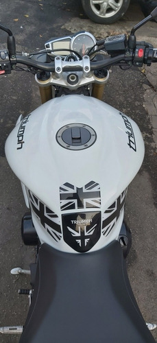 Imagem 10 de 13 de Triumph Street Triple 675