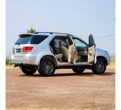Toyota Hilux SW4 3.0 SRV 4X4 16V TURBO INTERCOOLER DIESEL 4P AUTOMÁTICO