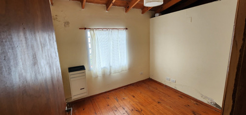 Duplex Al Frente, Con Espacio Guardacoche. Gas Natural.