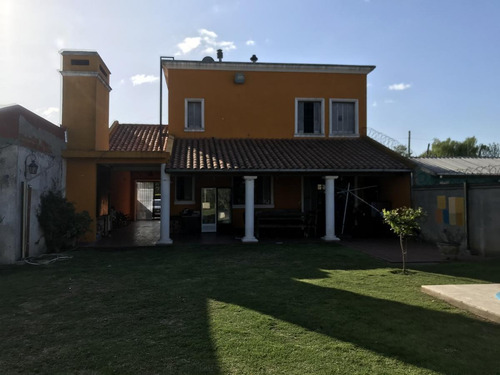 Imagen 17 de 18 de Venta Casa De 2 Plantas En Excelente Ubicación - Francisco Alvarez