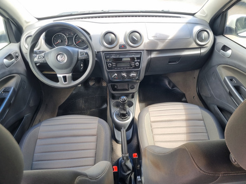 Volkswagen Voyage 1.6 Highline 101cv