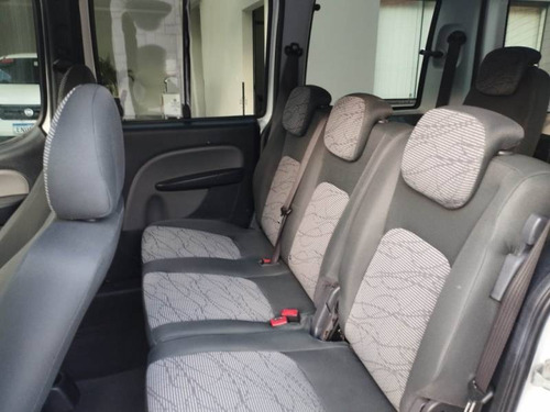 Imagem 7 de 8 de Fiat Doblo Essence 1.8 8v 7 Lugares