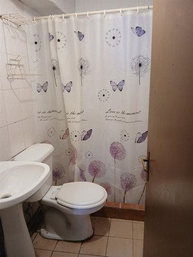 Departamento En Arriendo De 2 Dorm. Roizbatt Cerro Placeres