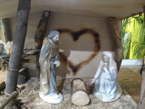 Pesebre Rustico Gde Troncos, Madera P/figuras 30cms Y Pozo (Usado)