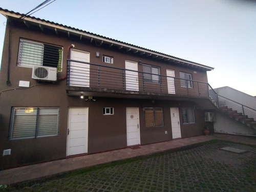 Imagen 2 de 13 de Castelar Norte - Departamento Ph Venta 2 Ambientes Planta Baja
