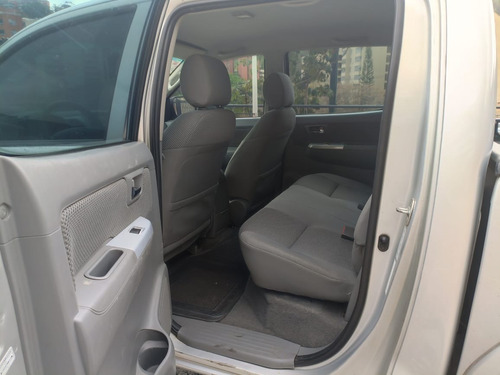 Imagen 6 de 8 de Toyota Hylux Kavak 4x4 Automático
