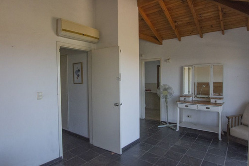 Casa En Venta De 3 Dormitorios En Montoya (ref: Est-387)