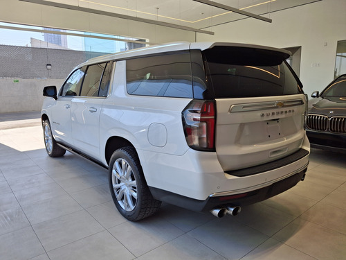 Chevrolet Suburban HIGH COUNTRY 5.4L 4X4
