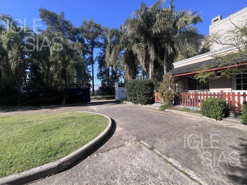 Casa Sobre El Río En Dique Luján