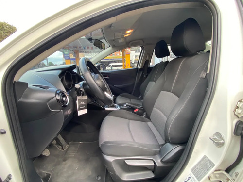 Mazda 2 Sedan 1.5 Touring Sedan