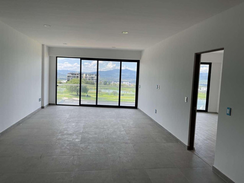 Imagen 4 de 30 de Vista A Campo De Golf Con Lago- Zibatá