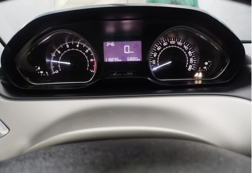 Peugeot 2008 1.6 Allure