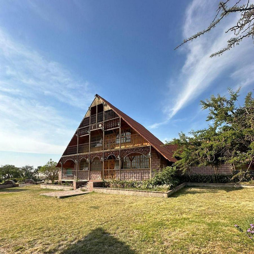 Magnífico Rancho Ganadero Con Excelentes Instalaciones Sup. 25 Hectáreas.